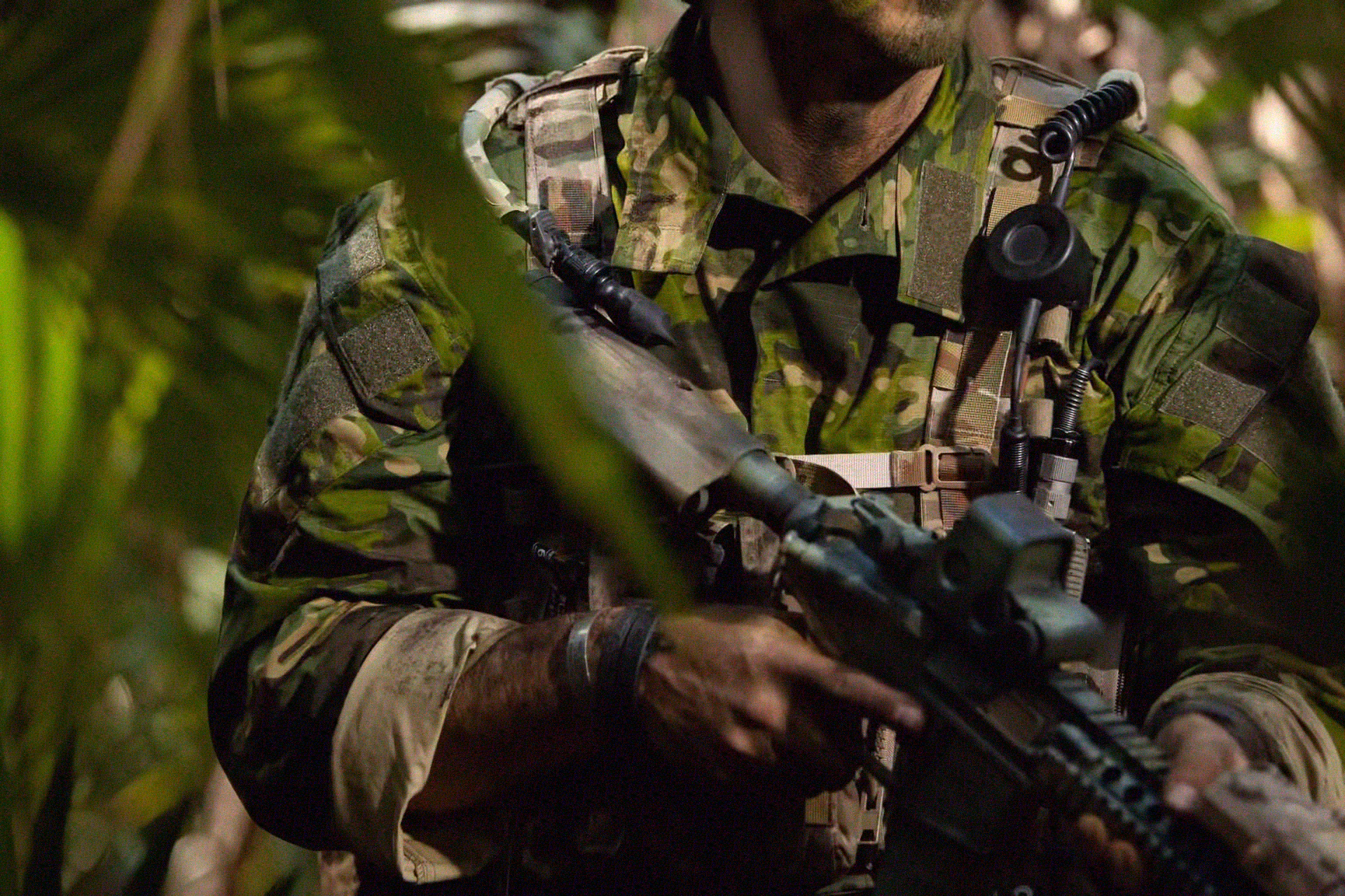 MultiCam® Tropic camouflage in lush field conditions